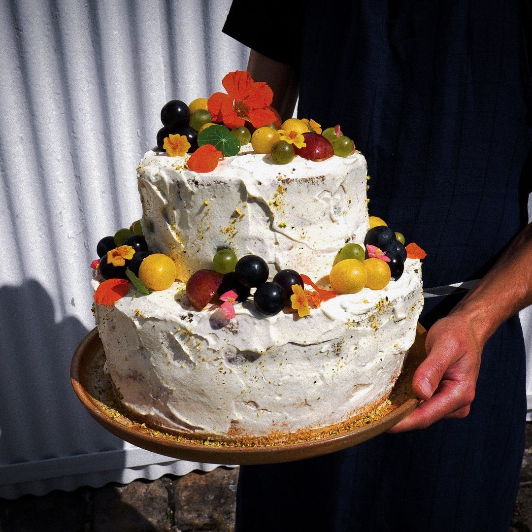 Voćno cvjetna torta